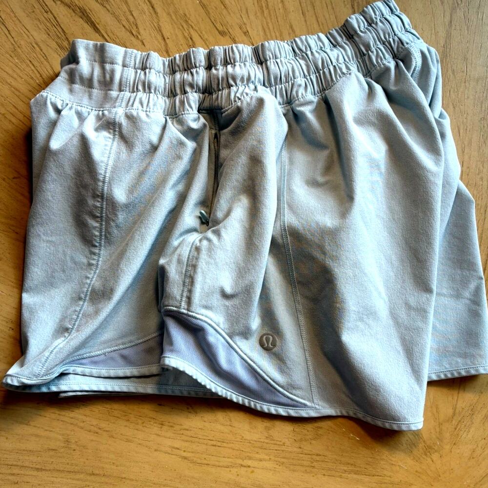 Lululemon Hotty Hot Light Blue 4” Inseam Athletic Shorts 8 Running Icy Gray Blue
